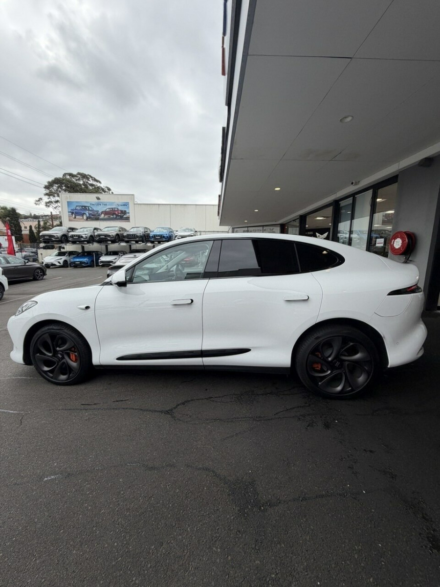 2026 MG IM6 S12L Platinum Wagon Image 9