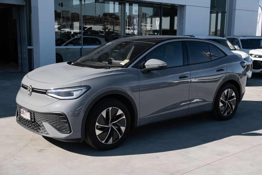 2025 Volkswagen ID. 5 E2 Pro SUV Image 3