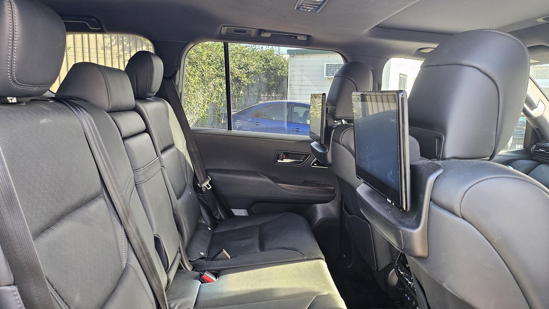 2022 Toyota LandCruiser FJA300R Sahara SUV Image 9
