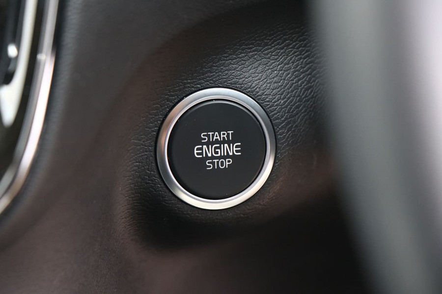 2018 Volvo Xc40 (No Series) MY19 T4 Momentum Suv Image 7