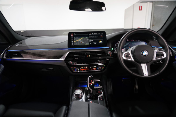2022 BMW V8TT M550i Xdrive Pure Lci Sedan Image 26