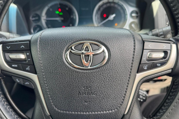2019 Toyota LandCruiser VDJ200R VX SUV Image 24