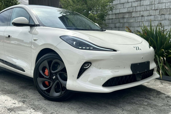 2026 MY25 MG IM6 S12L Platinum SUV Image 4