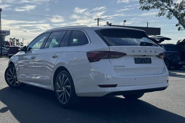 2023 MY23.5 Skoda Octavia NX 110TSI Style SUV Image 2