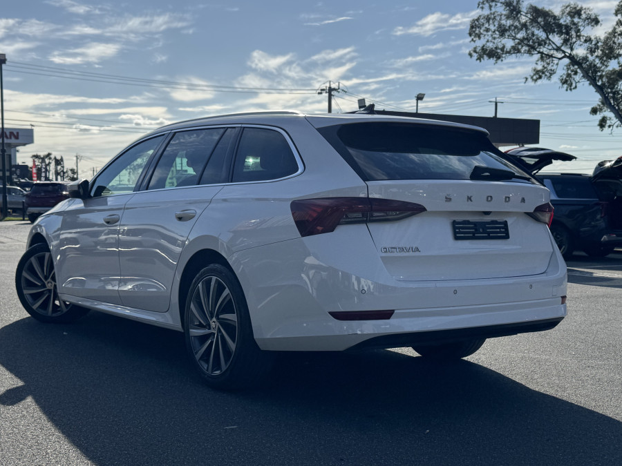 2023 MY23.5 Skoda Octavia NX 110TSI Style SUV Image 2