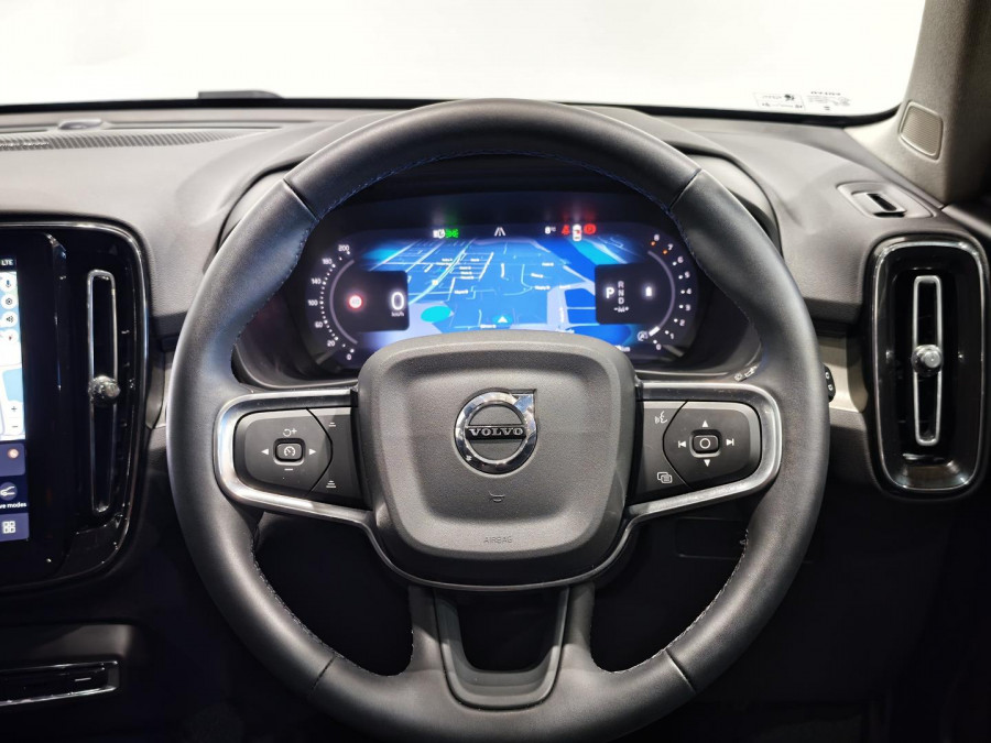 2025 Volvo XC40 XZ Plus B4 SUV Image 34