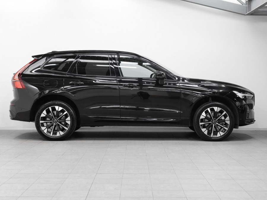2026 Volvo XC60 UZ B5 Ultra Dark 2L Mild Hybrid AWD SUV Image 3