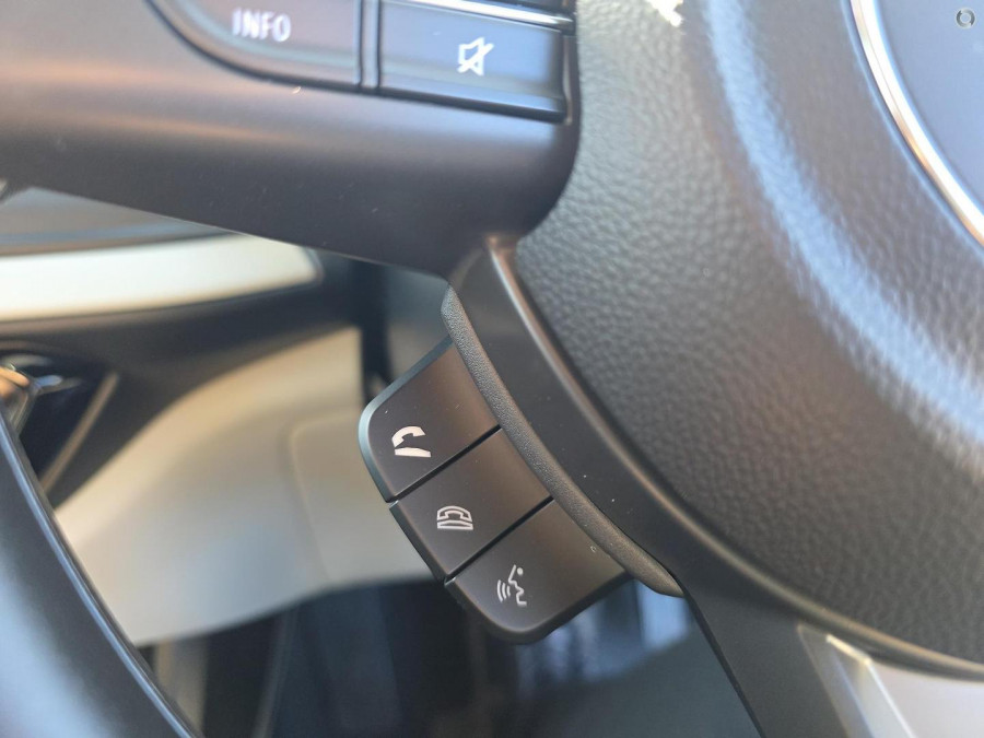 2025 Suzuki Swift UZ Hybrid Hatch Image 24