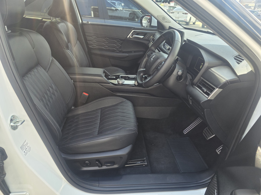 2025 Mitsubishi Outlander ZM Exceed SUV Image 25