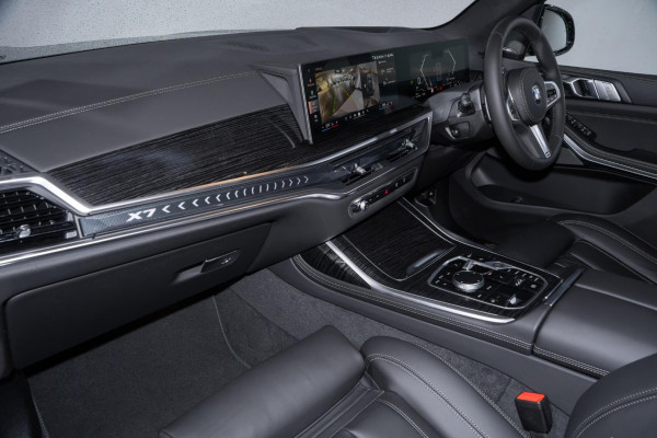 2026 BMW X7 G07 LCI xDrive40d M Sport SUV image 7