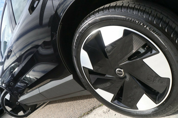 2025 Volvo EX30  Single Motor Extended Range Plus SUV Image 4