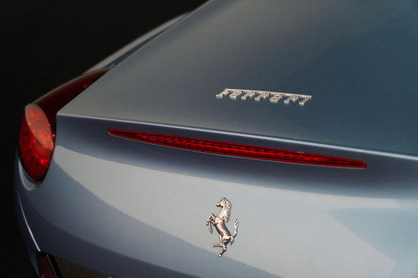 2011 Ferrari California Convertible Image 18