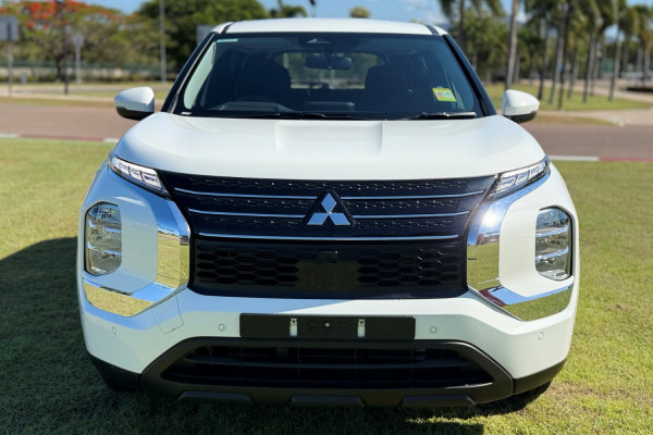 2024 Mitsubishi Outlander ZM ES SUV
