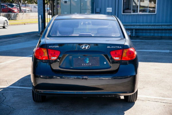 2008 Hyundai Elantra HD SLX Sedan Image 3