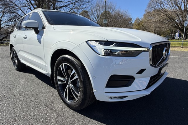 2020 MY21 Volvo XC60 UZ D4 Momentum SUV Image 1