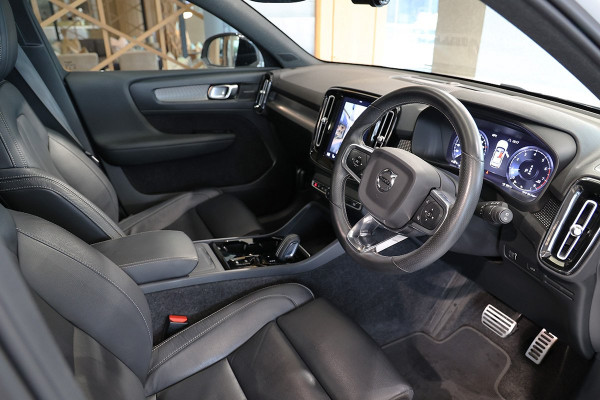 2021 Volvo XC40 XZ T5 R-Design SUV Image 6
