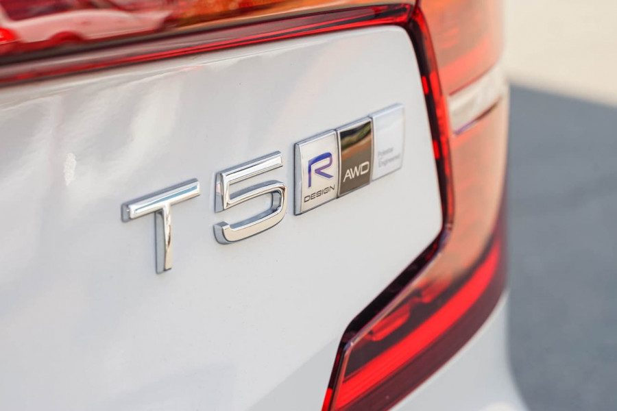 2019 MY20 Volvo S60 Z Series T5 R-Design Sedan Image 10