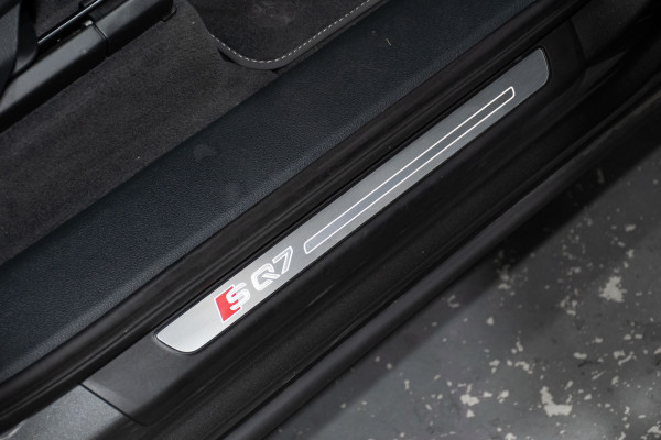 2019 Audi SQ7 TDI SUV image 17