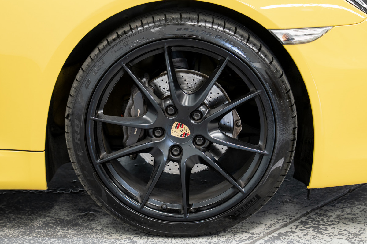 2015 Porsche Cayman Coupe Image 4