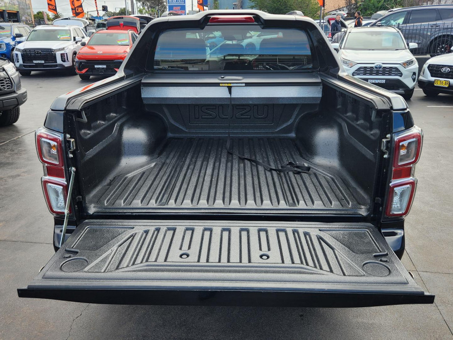 2021 Isuzu D-MAX RG X-TERRAIN Ute Image 9