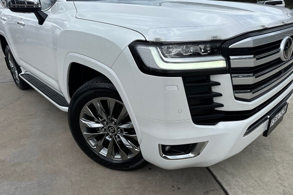 2023 Toyota LandCruiser FJA300R Sahara ZX SUV Image 2
