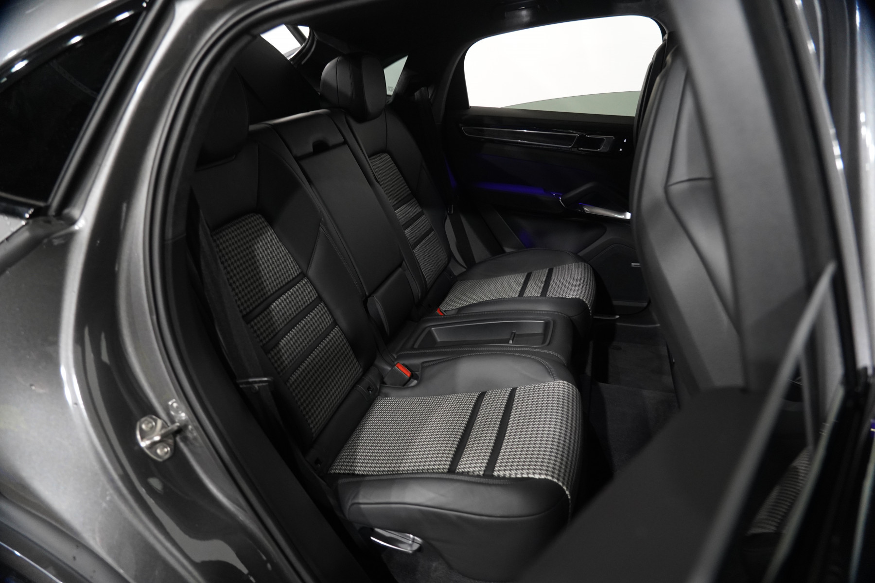 2019 Porsche Cayenne Turbo Coupe Image 30