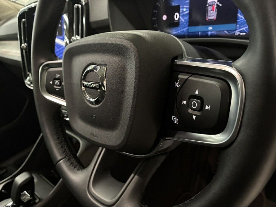 2025 Volvo XC40 XZ Plus B4 SUV Image 14