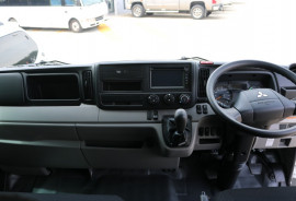 2019 Fuso Canter 4X4 CREW CAB TOY HAULER Toy hauler