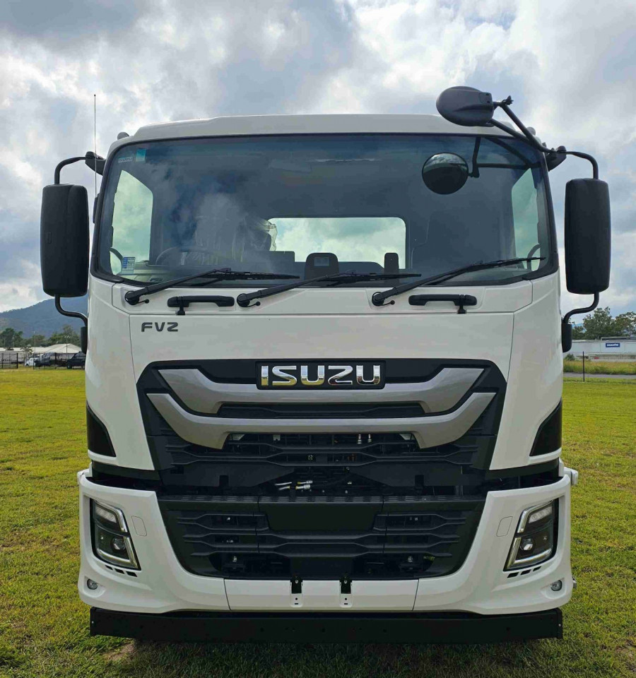 2025 Isuzu FVZ 260-300 AT R55 Cab Chassis Image 2