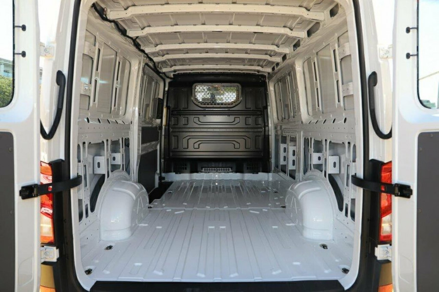 2018 MY19 Volkswagen Crafter SY1 LWB with Overhang Van Image 10