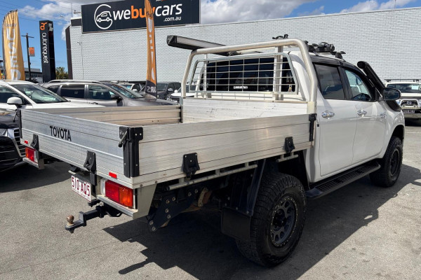 2016 Toyota HiLux  SR5 Double Cab Pick Up Image 7