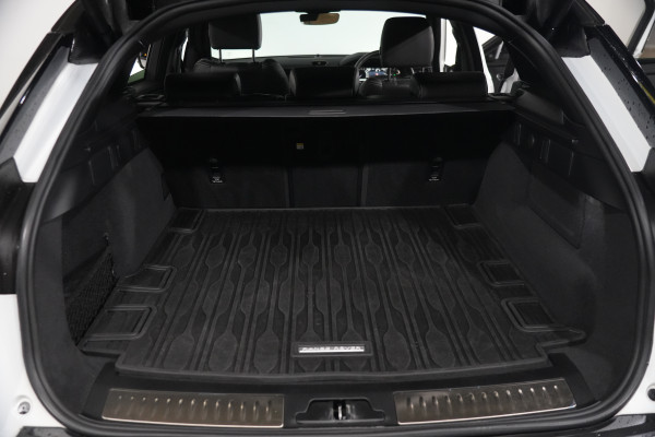 2023 Land Rover Range Rover Velar L560 D300 Edition SUV Image 31