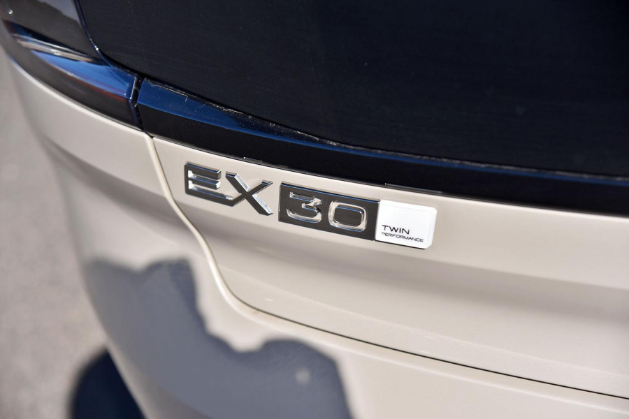 2025 MY26 Volvo EX30 Cross Country   SUV Image 14