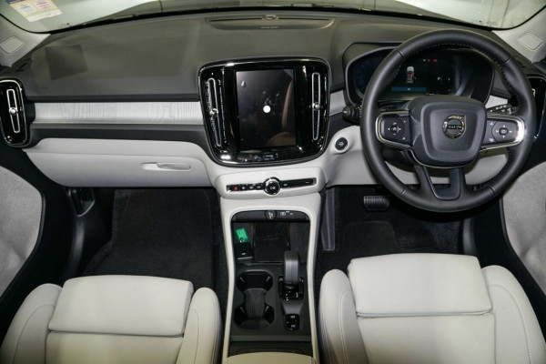 2025 MY26 Volvo XC40 XZ Plus B4 SUV Image 5