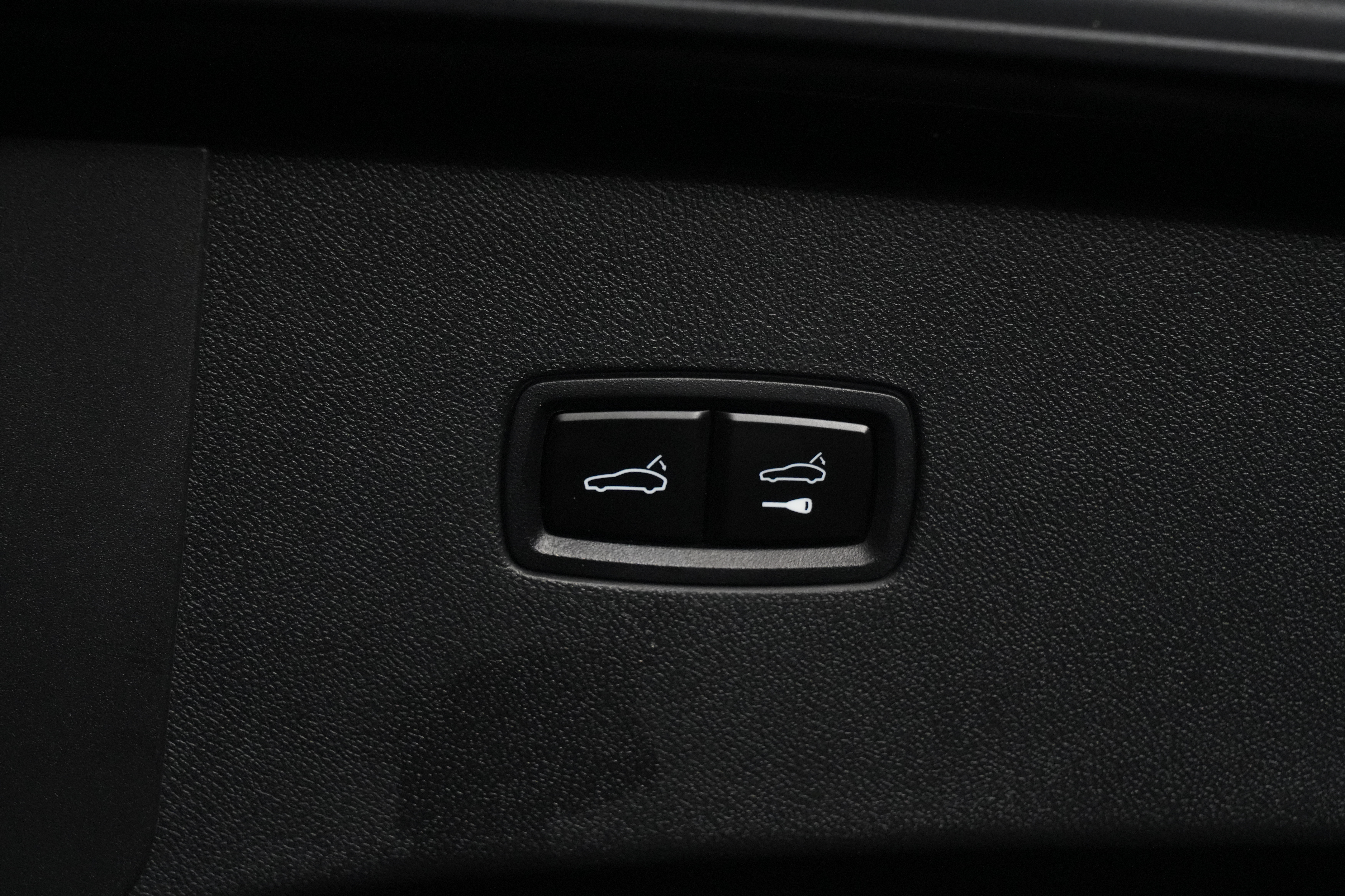 2024 Porsche Cayenne GTS Coupe Image 25