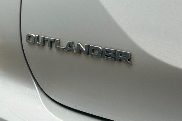 2024 Mitsubishi Outlander ZM Exceed Tourer SUV Image 17