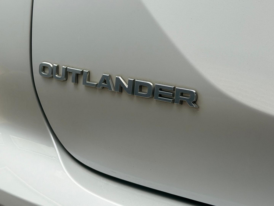 2024 Mitsubishi Outlander ZM Exceed Tourer SUV Image 17