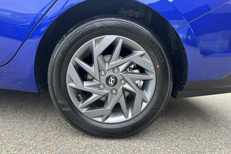 2025 Hyundai i30 CN7.V2  Sedan Image 7