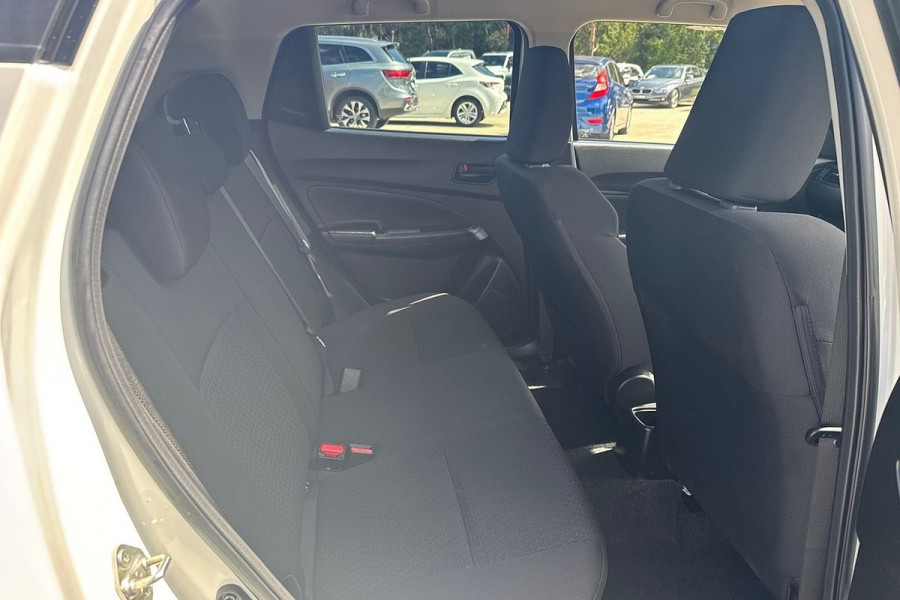 2023 Suzuki Swift AZ Series II GL Hatch Image 8
