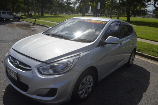 2015 MY16 Hyundai Accent RB Active Hatch Image 2