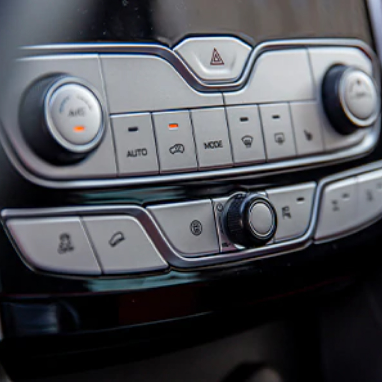 Ute INFOTAINMENT ON DEMAND