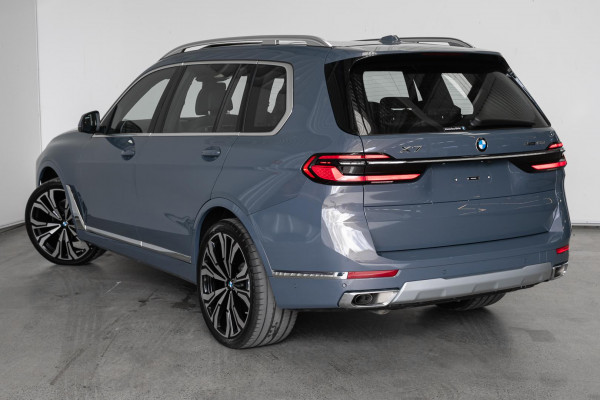 2025 BMW X7 G07 LCI xDrive40d Design Pure Excellence SUV