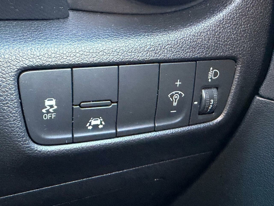 2020 Hyundai KONA OS.3 Active SUV Image 15