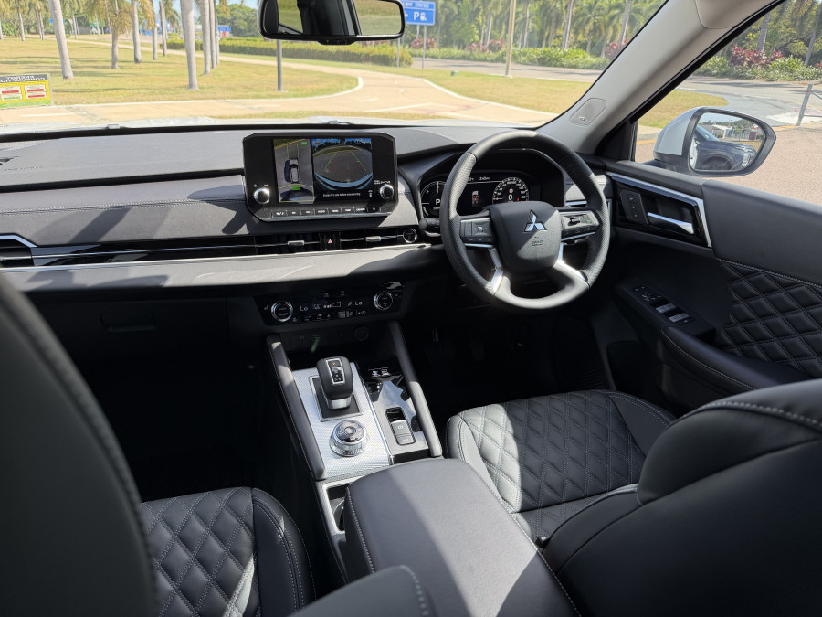 2025 MY24 Mitsubishi Outlander ZM PHEV Exceed SUV Image 16