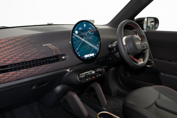 2026 MY25 MINI Cooper J01 JCW E Favoured Hatch image 7