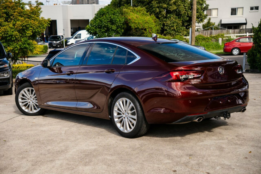 2018 Holden Calais ZB Hatch Image 2