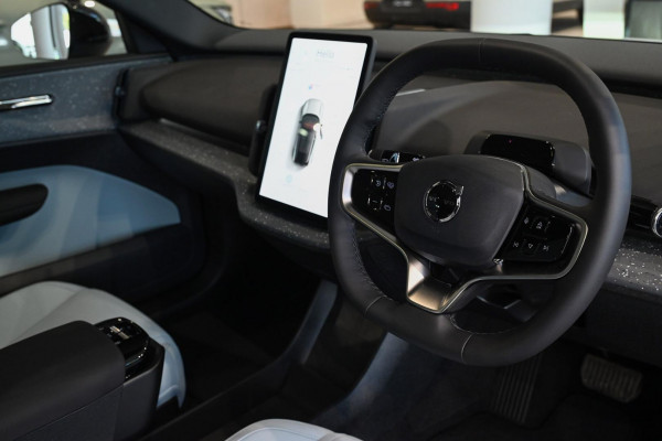 2025 Volvo EX30  Twin Motor Performance Ultra SUV Image 5