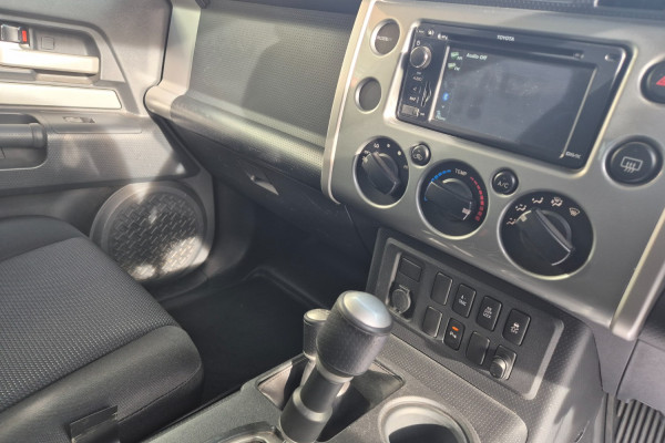 2012 MY13 Toyota FJ Cruiser GSJ15R  SUV Image 20