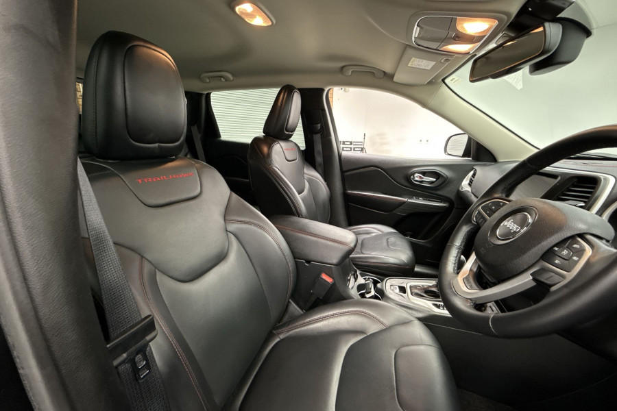 2015 Jeep Cherokee KL Trailhawk SUV Image 20
