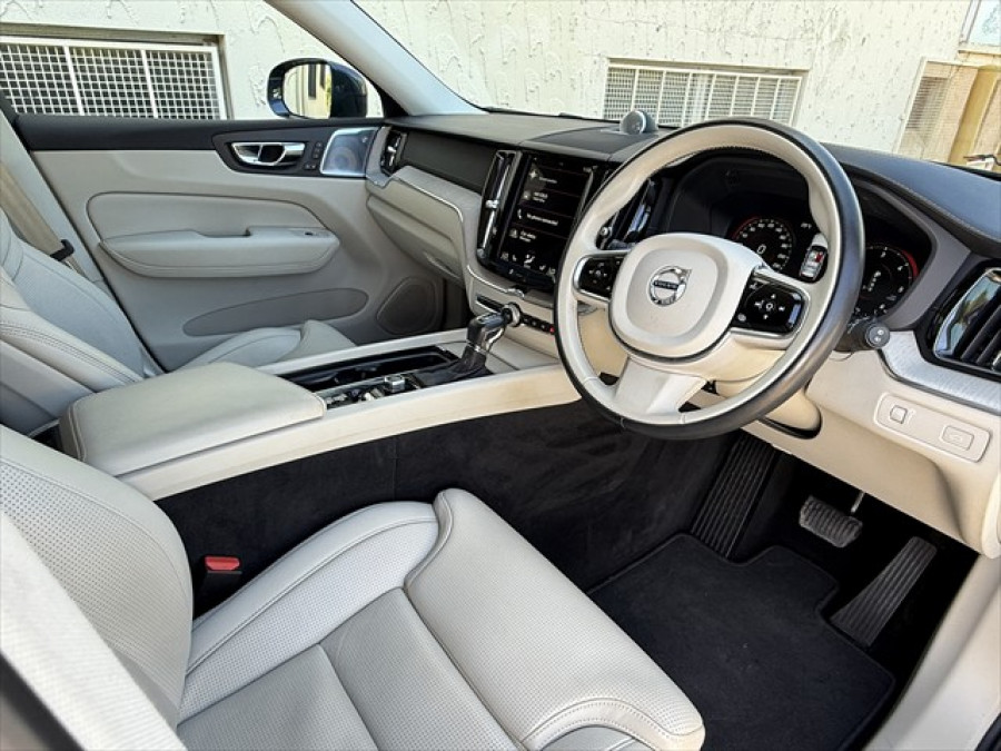 2020 Volvo XC60 UZ D4 Inscription SUV Image 15